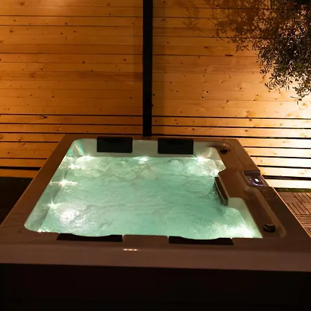 Kovu Chalet *
